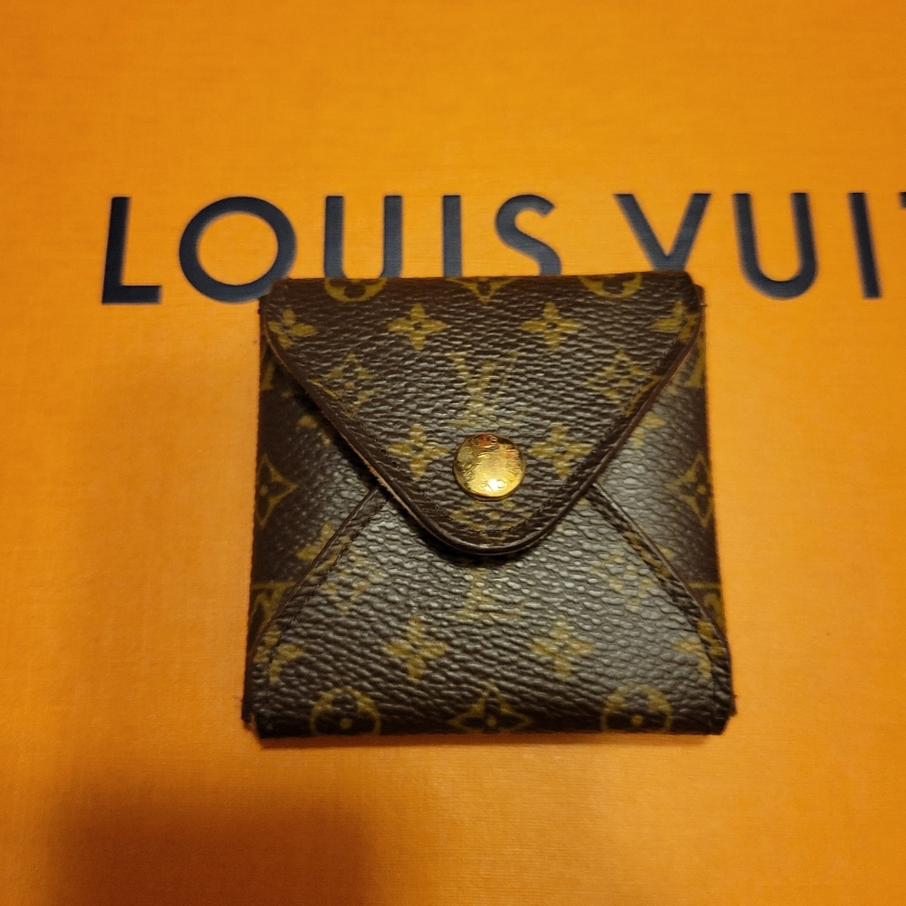 Louis Vuitton Jewelry Case (Orig $ LV Necklace)